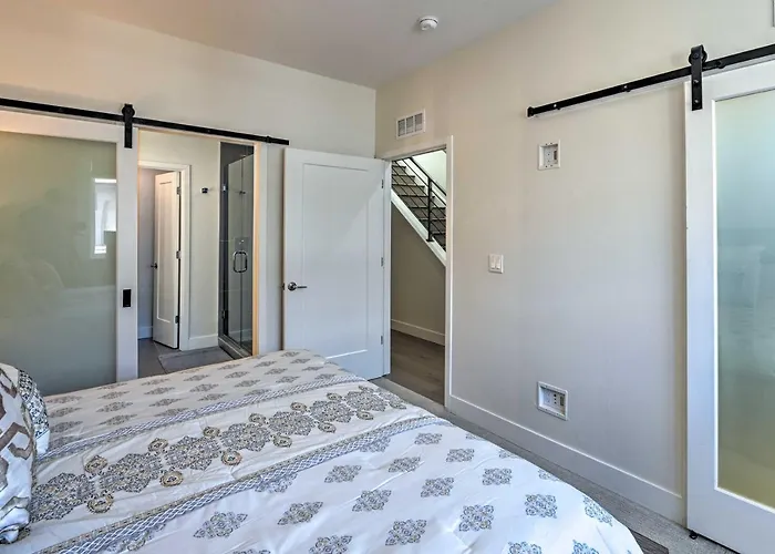 Denver Townhome With Rooftop Deck Walk To Lake