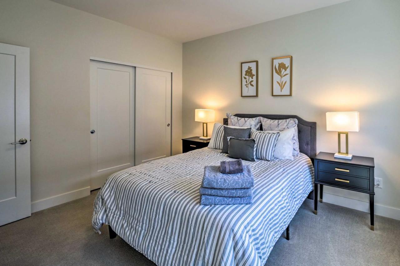 Townhome With Rooftop Deck Walk To