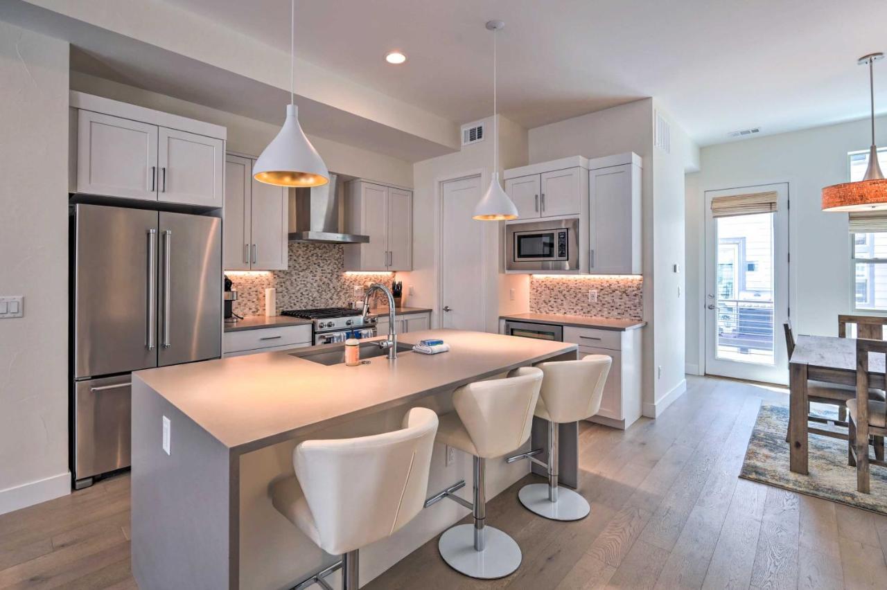 Townhome With Rooftop Deck Walk To Holiday home Denver