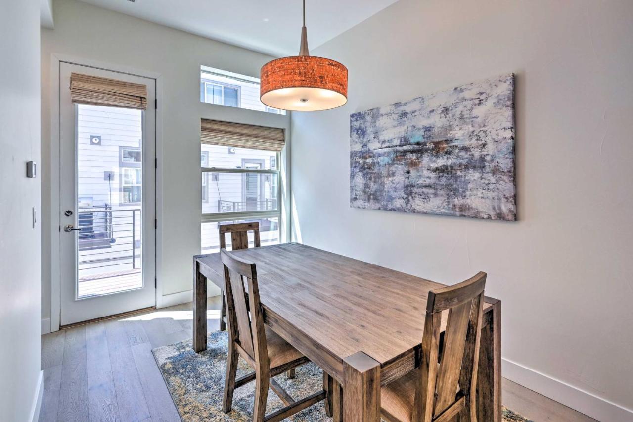 Townhome With Rooftop Deck Walk To